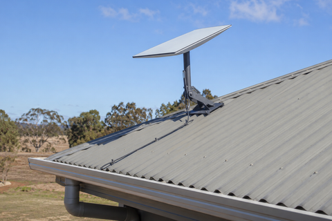 Rural Australian home with Amazon Leo dish and clear sky access